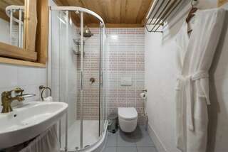 Гостиница Бобровая долина Ижевск Рябиновая изба №3-12