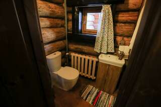 Гостиница Бобровая долина Ижевск Номер улучшенный семейный c баней (корпус Деревянный Этноотель)-7