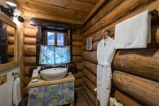 Гостиница Бобровая долина Ижевск Номер стандарт Скворец с 1 двуспальной кроватью (корпус Деревянный Этноотель)-2