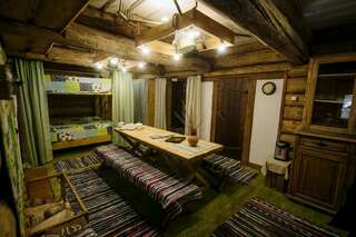 Гостиница Бобровая долина Ижевск Номер улучшенный семейный c баней (корпус Деревянный Этноотель)-2